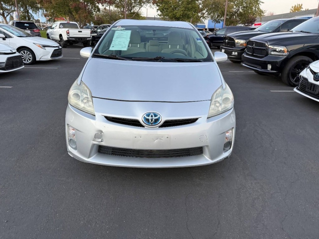 2010 Toyota Prius Image 2