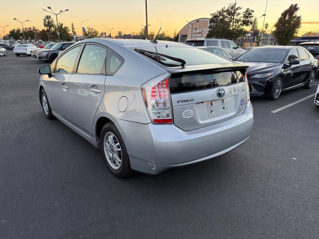 2010 Toyota Prius Image 8