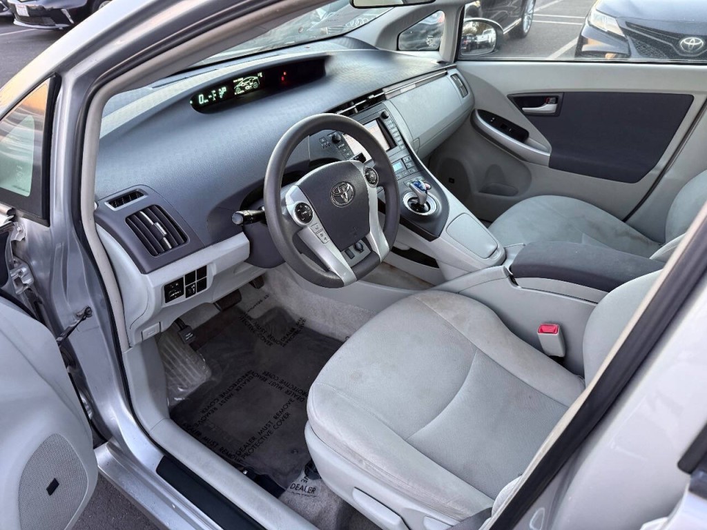 2010 Toyota Prius Image 10