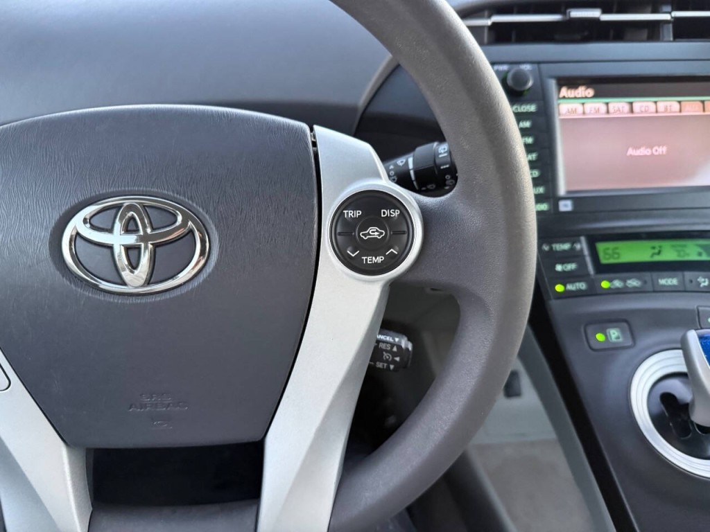 2010 Toyota Prius Image 14
