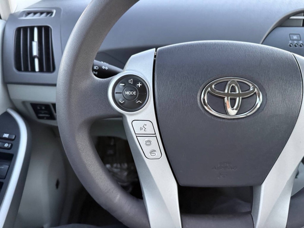 2010 Toyota Prius Image 15