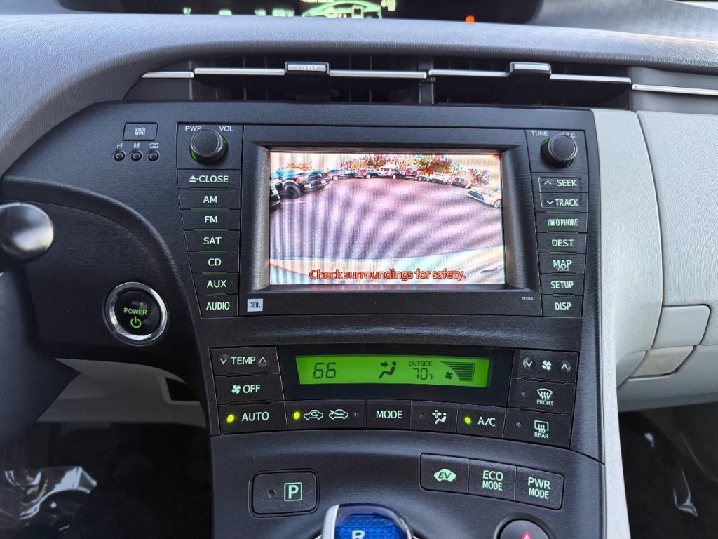 2010 Toyota Prius Image 17