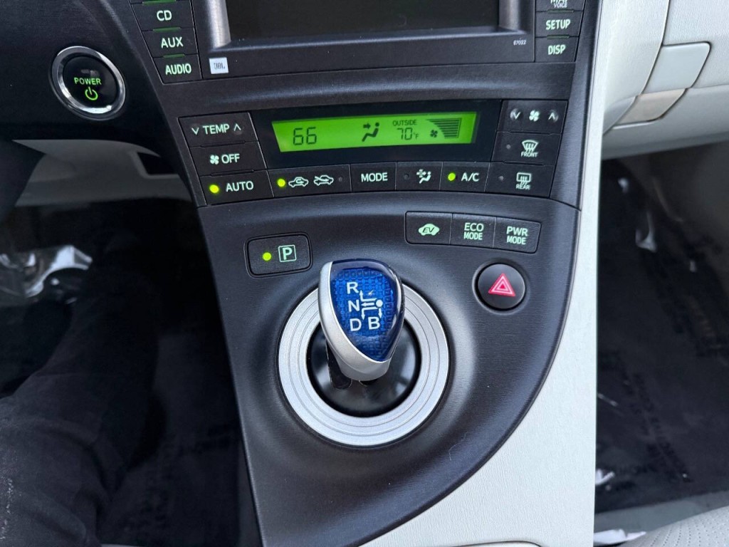 2010 Toyota Prius Image 18