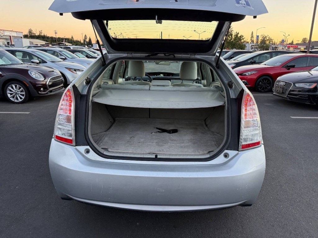 2010 Toyota Prius Image 22