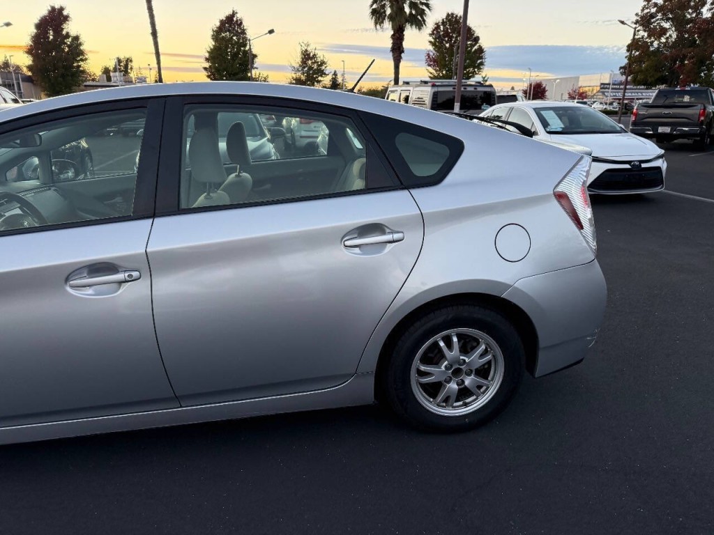 2010 Toyota Prius Image 28