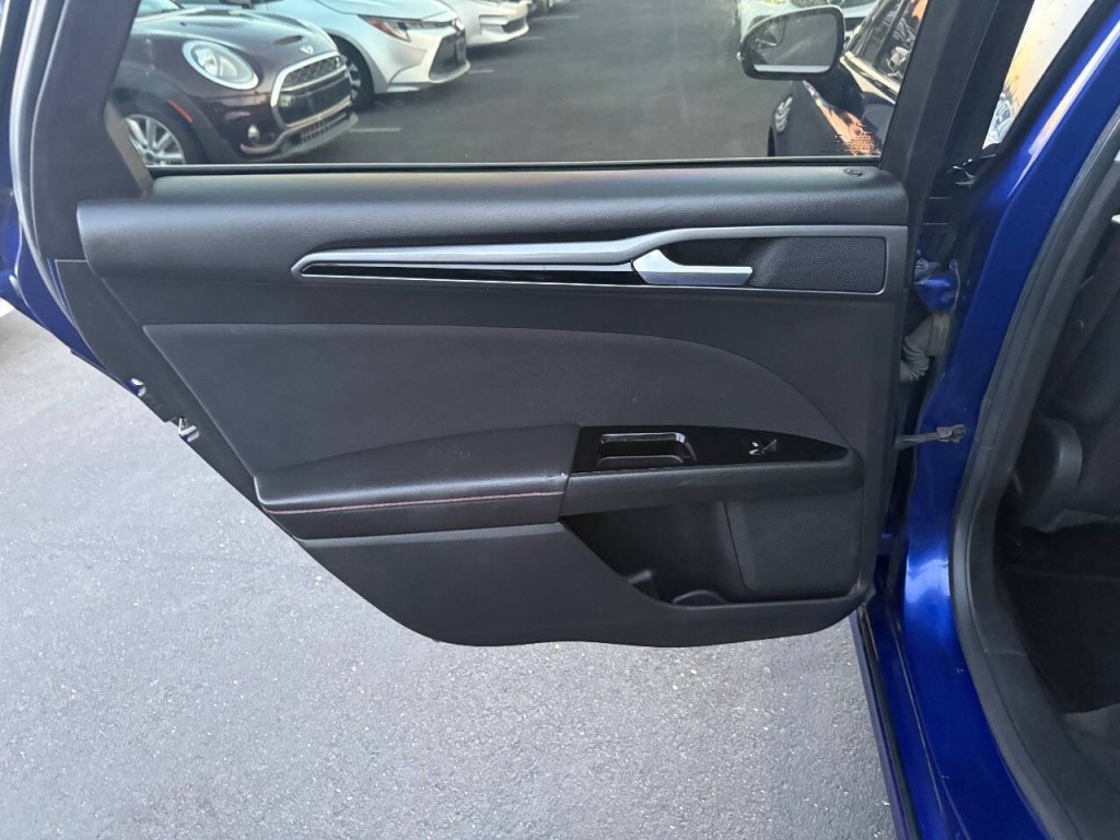 2014 Ford Fusion Image 23