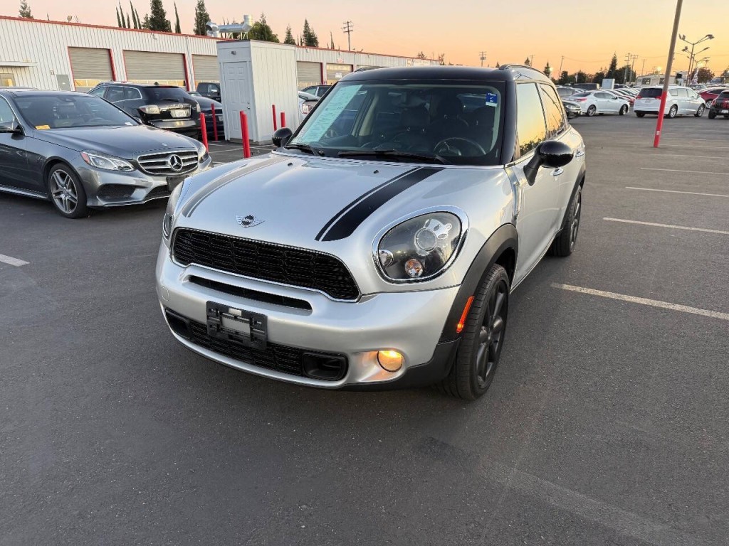 2014 MINI Countryman Image 1