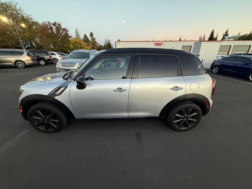 2014 MINI Countryman Image 8