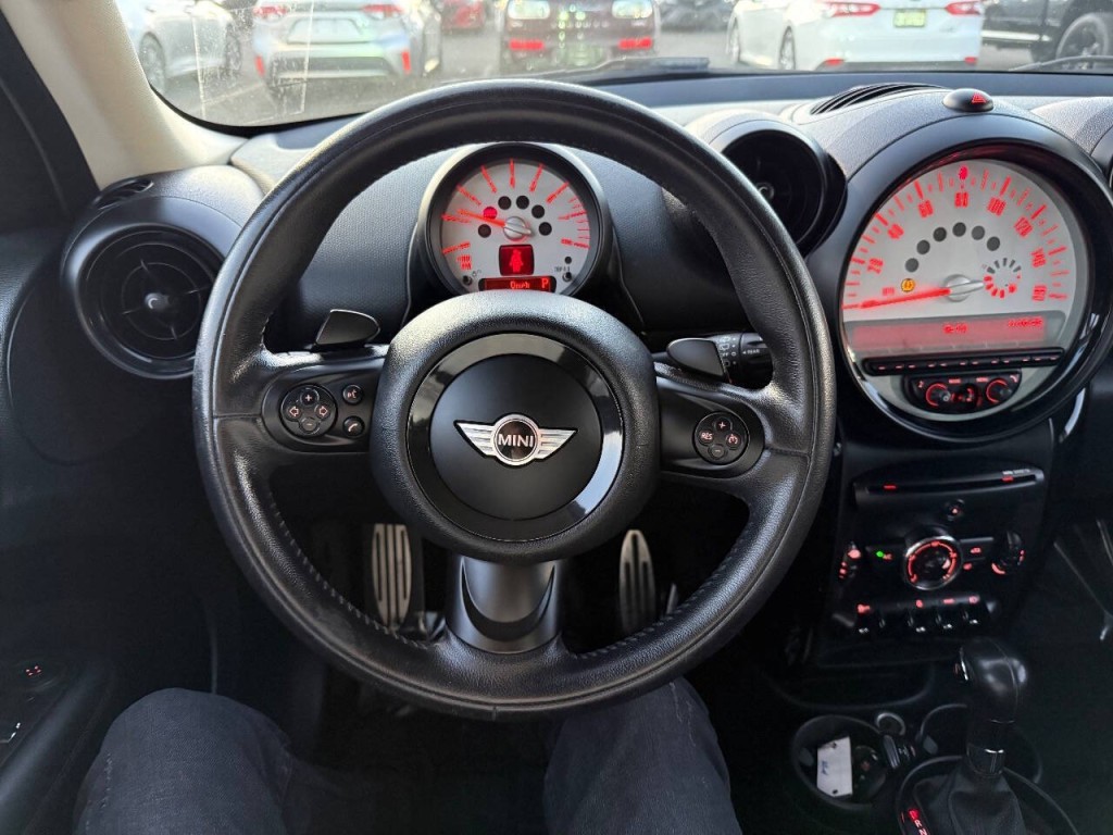 2014 MINI Countryman Image 10