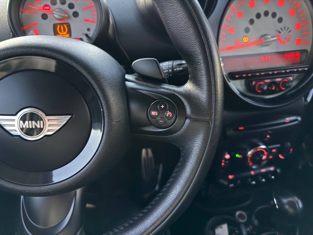 2014 MINI Countryman Image 11