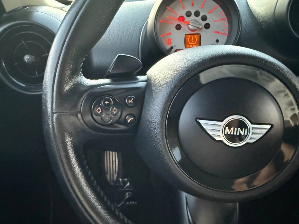 2014 MINI Countryman Image 12