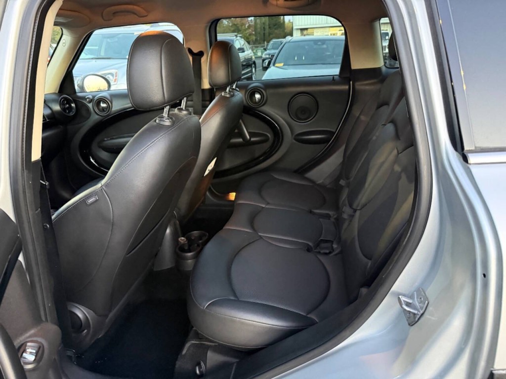 2014 MINI Countryman Image 17