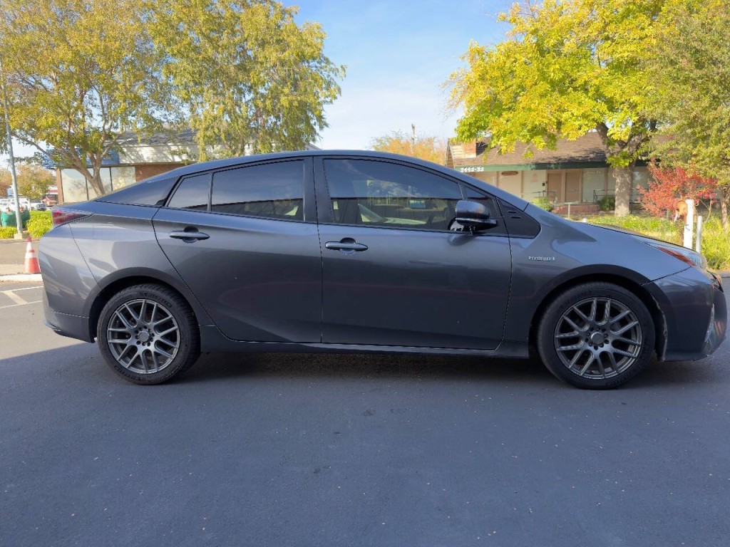 2016 Toyota Prius Image 4