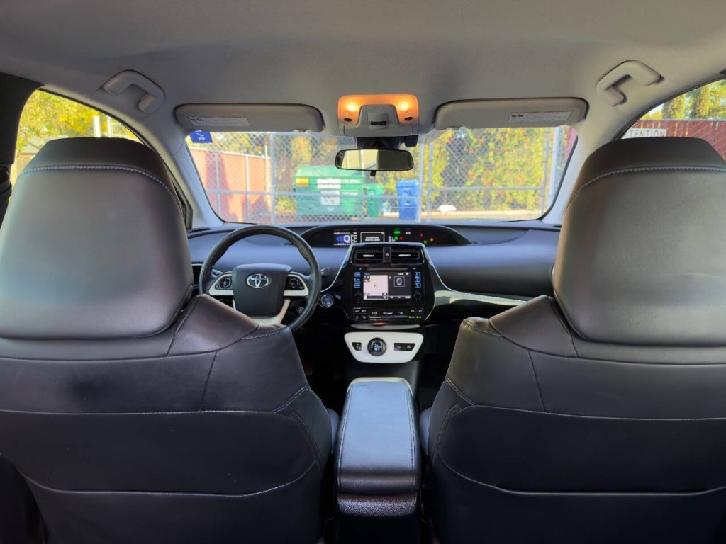 2016 Toyota Prius Image 9