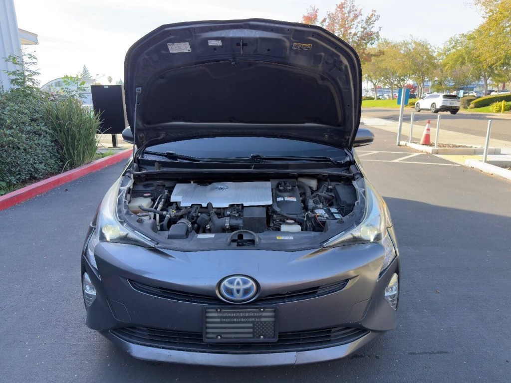 2016 Toyota Prius Image 14