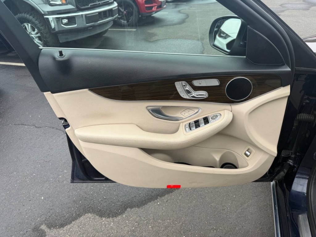 2019 Mercedes-Benz C-Class Image 23