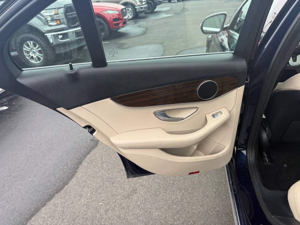 2019 Mercedes-Benz C-Class Image 25