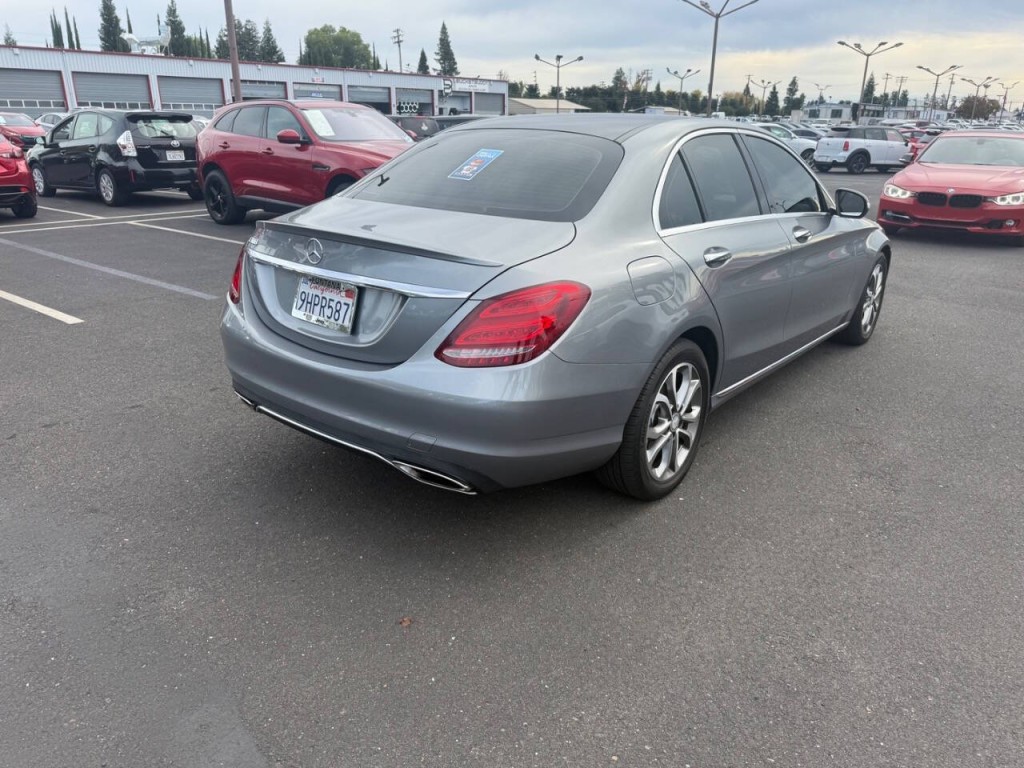 2015 Mercedes-Benz C-Class Image 6