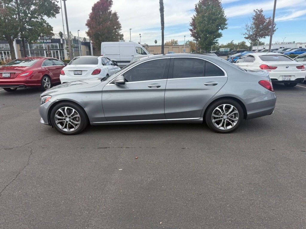 2015 Mercedes-Benz C-Class Image 9