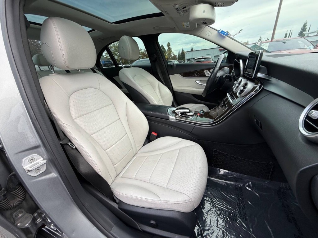 2015 Mercedes-Benz C-Class Image 10