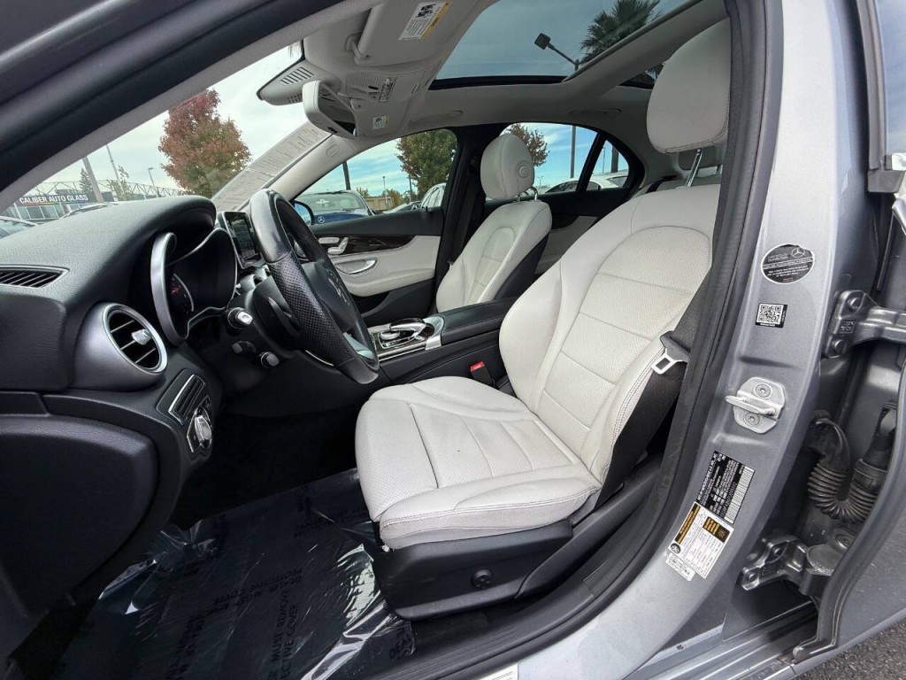 2015 Mercedes-Benz C-Class Image 11