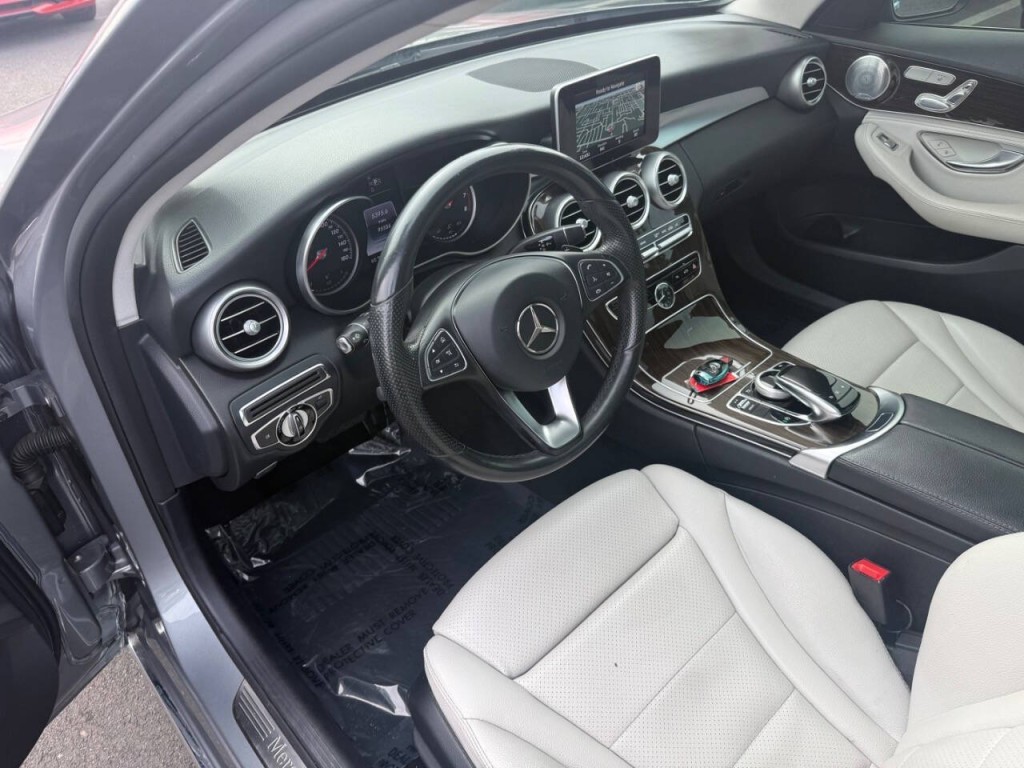 2015 Mercedes-Benz C-Class Image 12