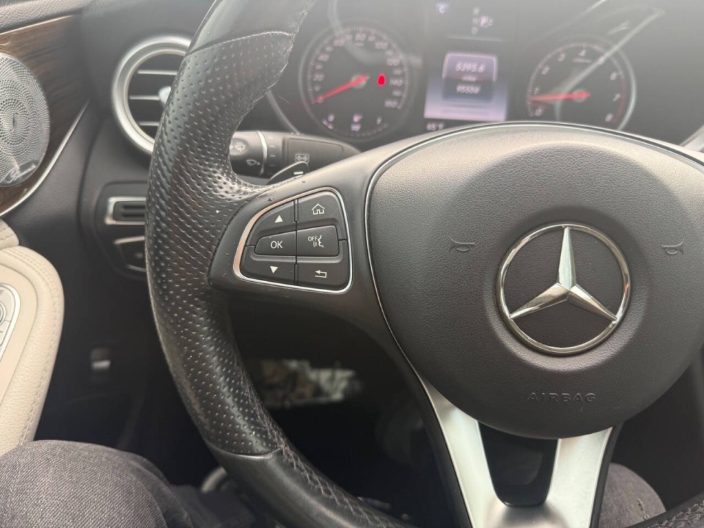 2015 Mercedes-Benz C-Class Image 16