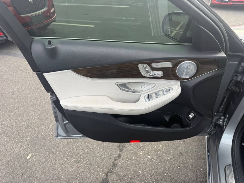 2015 Mercedes-Benz C-Class Image 19