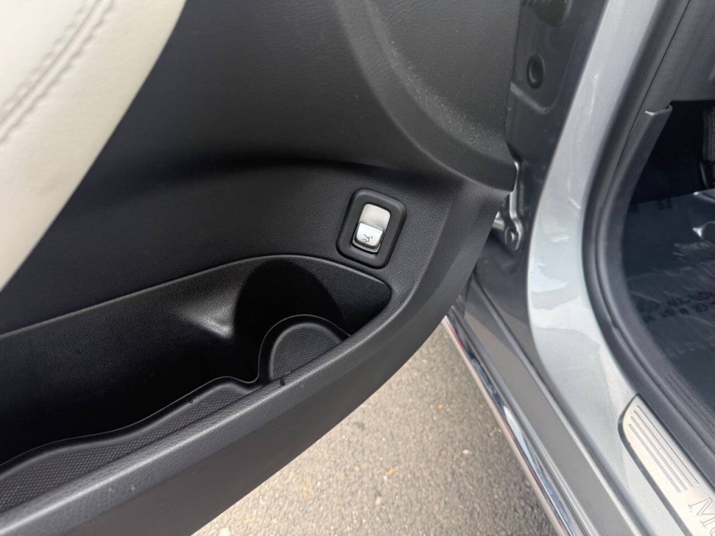 2015 Mercedes-Benz C-Class Image 23