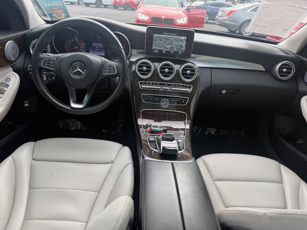 2015 Mercedes-Benz C-Class Image 27