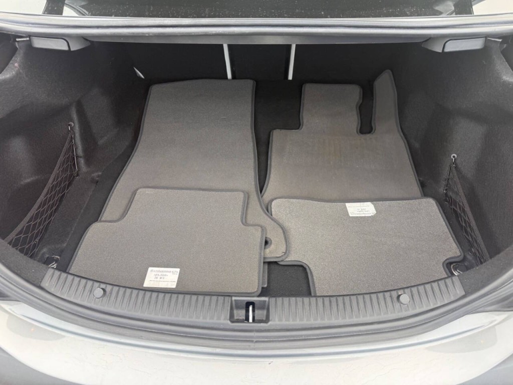 2015 Mercedes-Benz C-Class Image 30