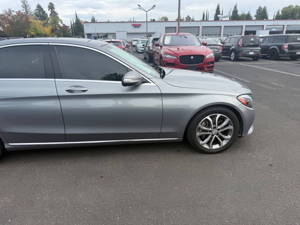2015 Mercedes-Benz C-Class Image 35