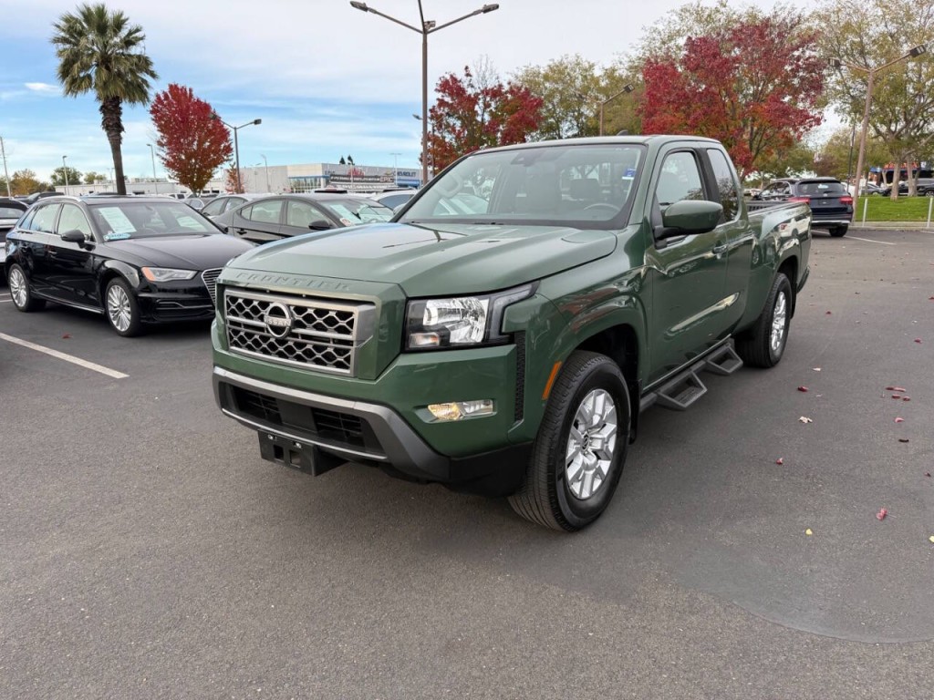 2022 Nissan Frontier Image 2