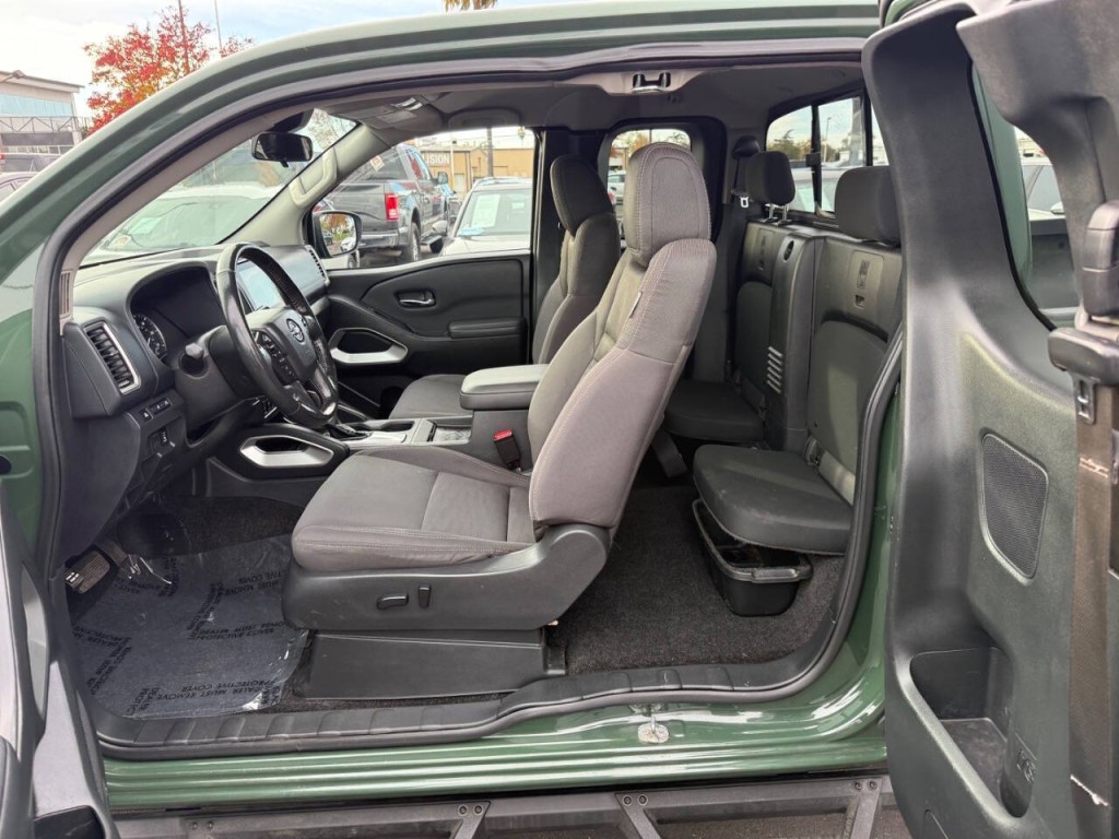 2022 Nissan Frontier Image 10