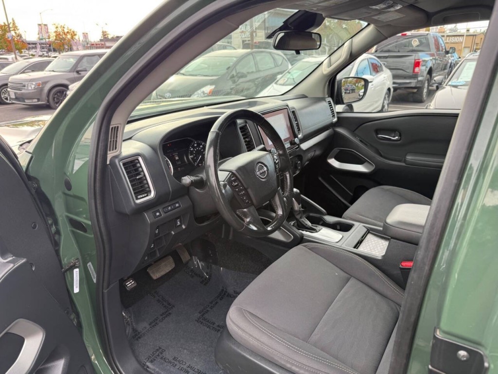 2022 Nissan Frontier Image 12