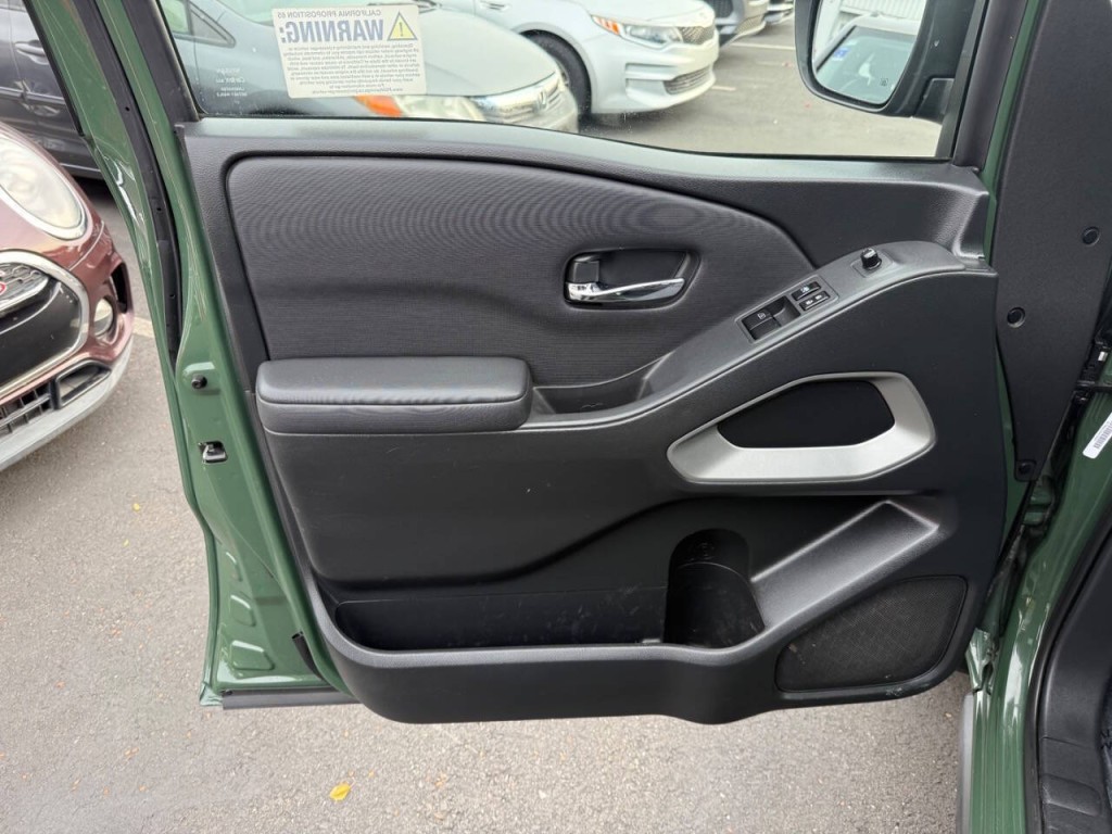 2022 Nissan Frontier Image 21