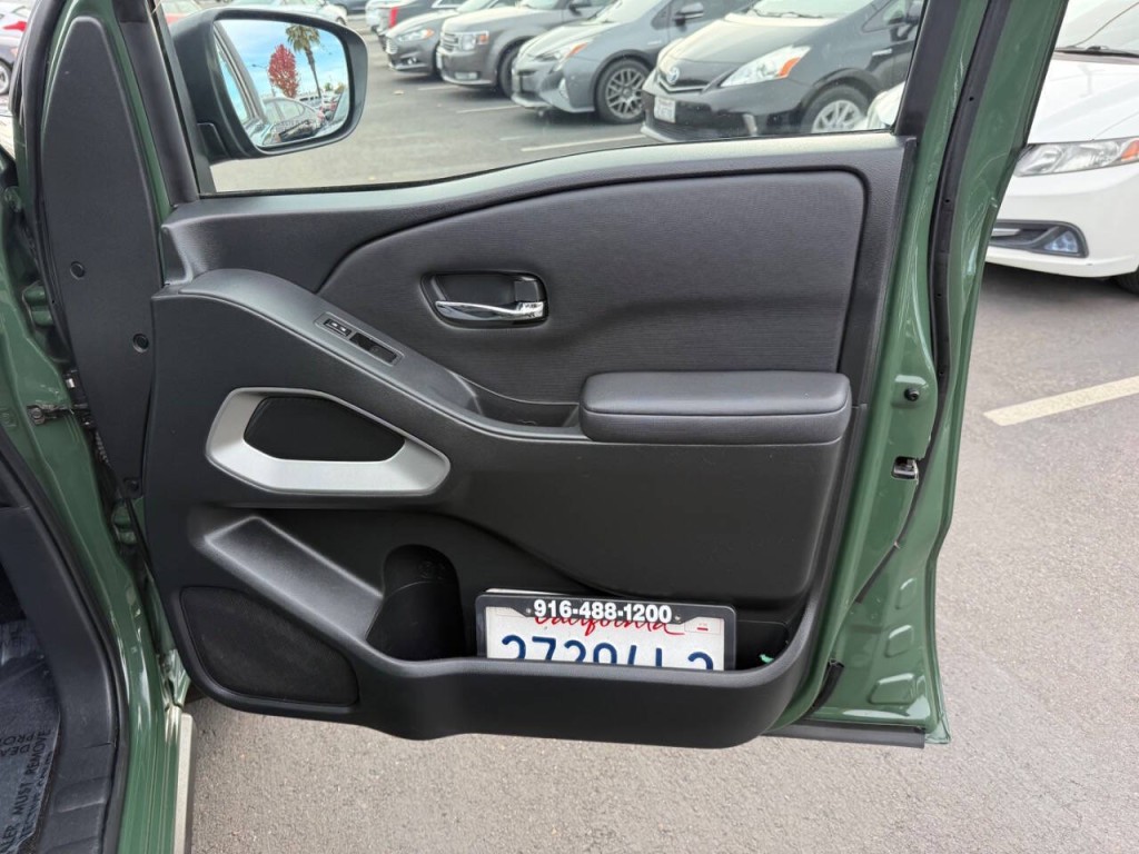 2022 Nissan Frontier Image 25