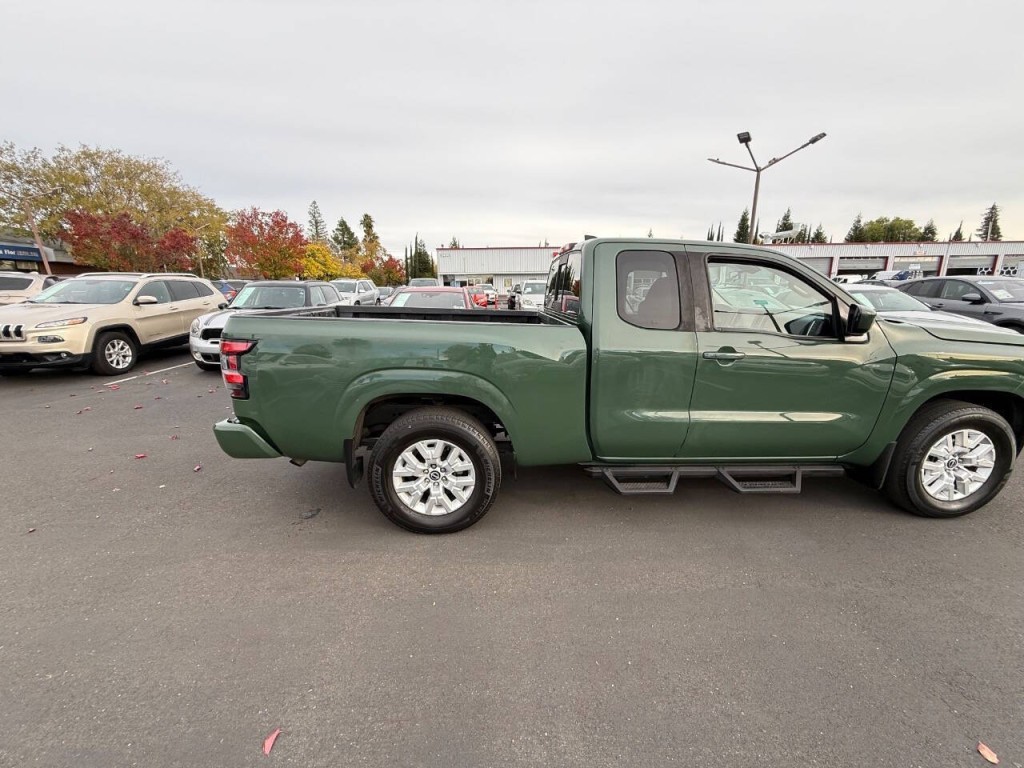 2022 Nissan Frontier Image 28