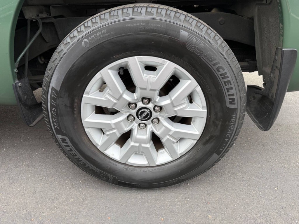 2022 Nissan Frontier Image 32