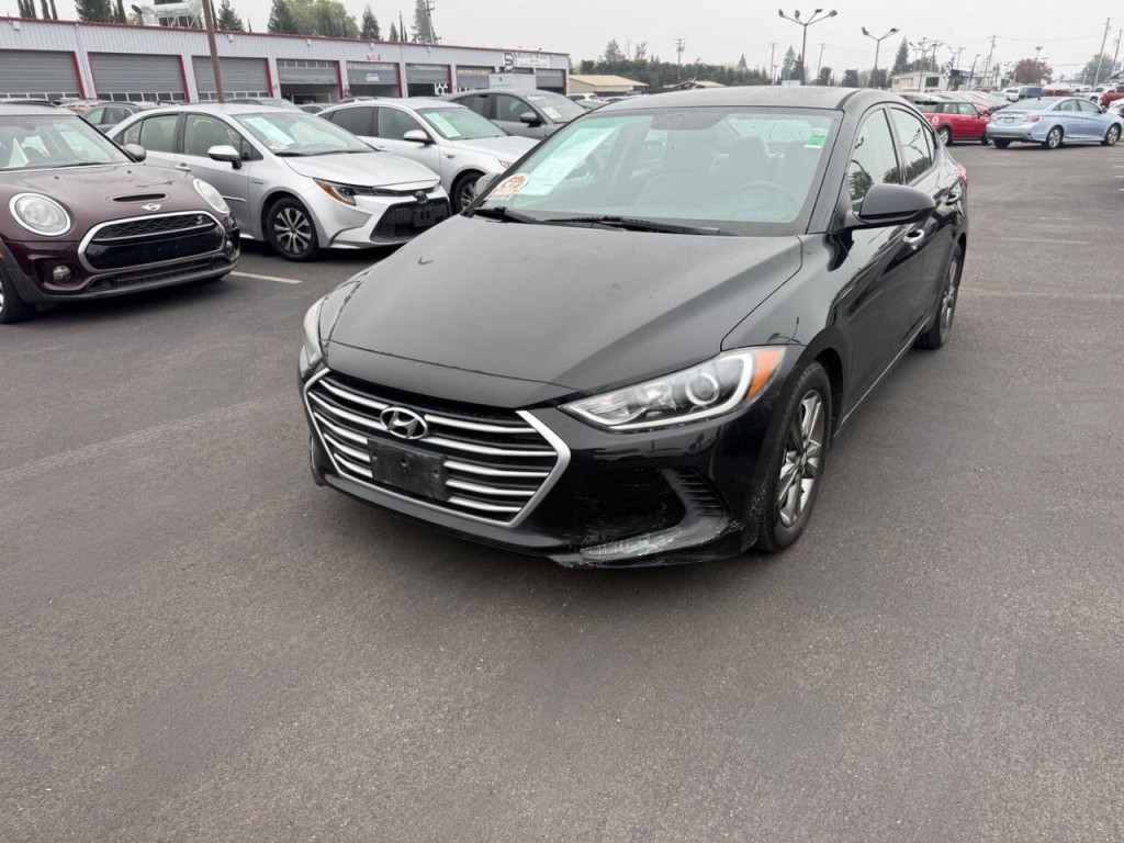 2017 Hyundai Elantra Image 2