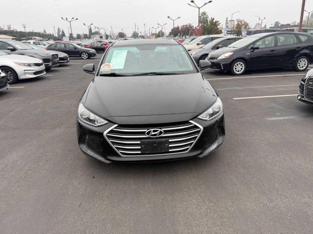 2017 Hyundai Elantra Image 3