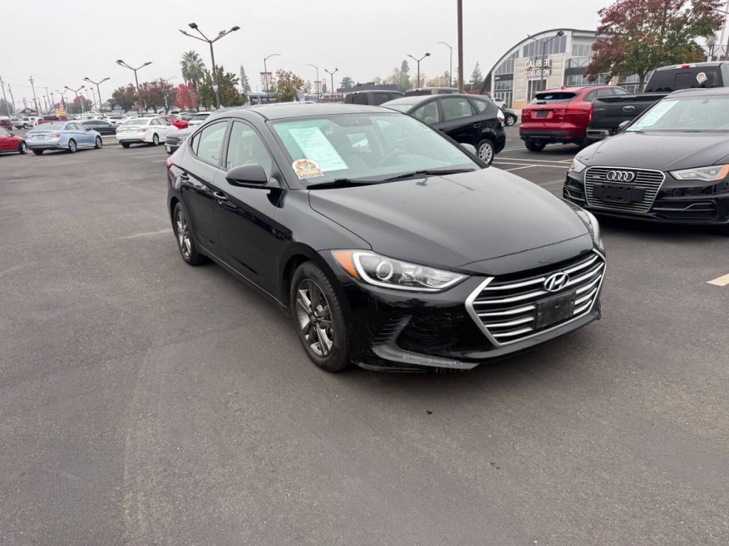2017 Hyundai Elantra Image 4