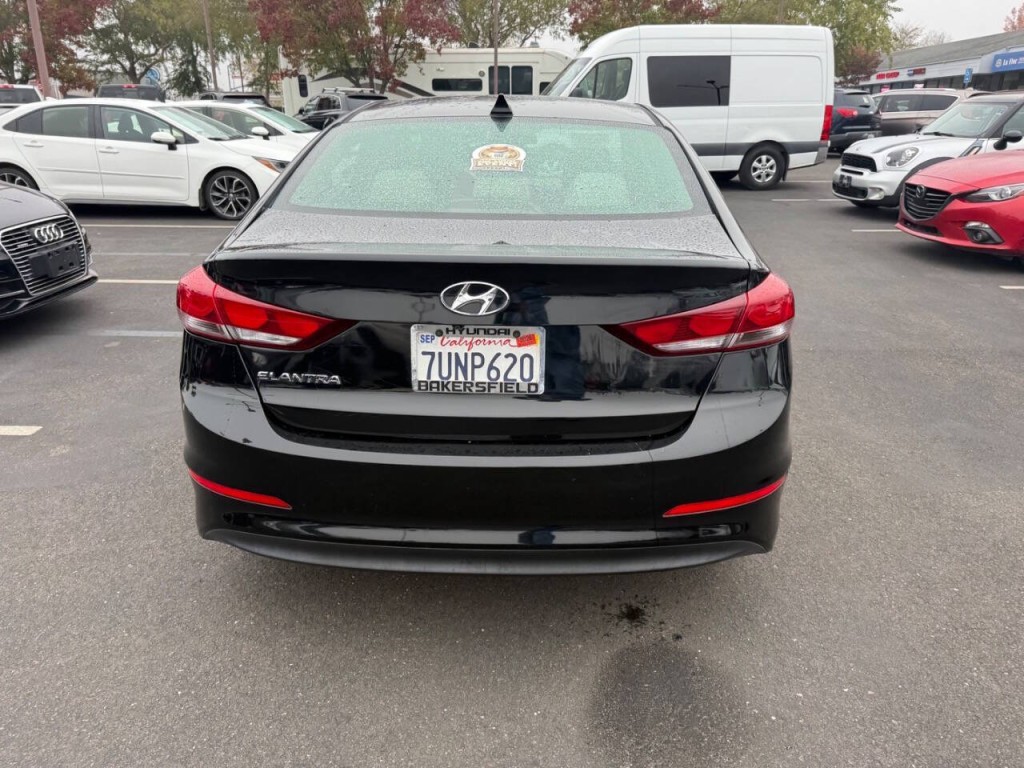 2017 Hyundai Elantra Image 7
