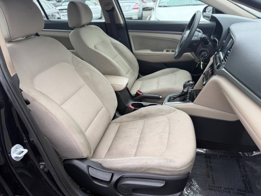 2017 Hyundai Elantra Image 10