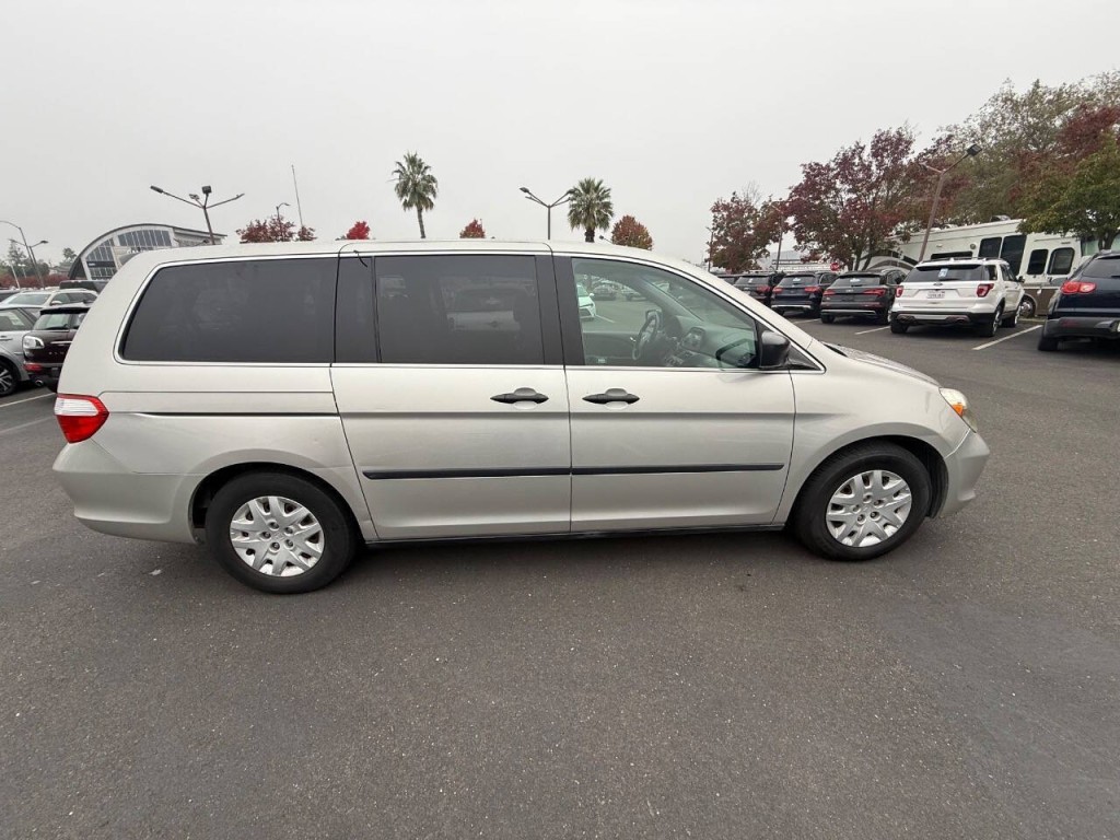 2005 Honda Odyssey Image 4
