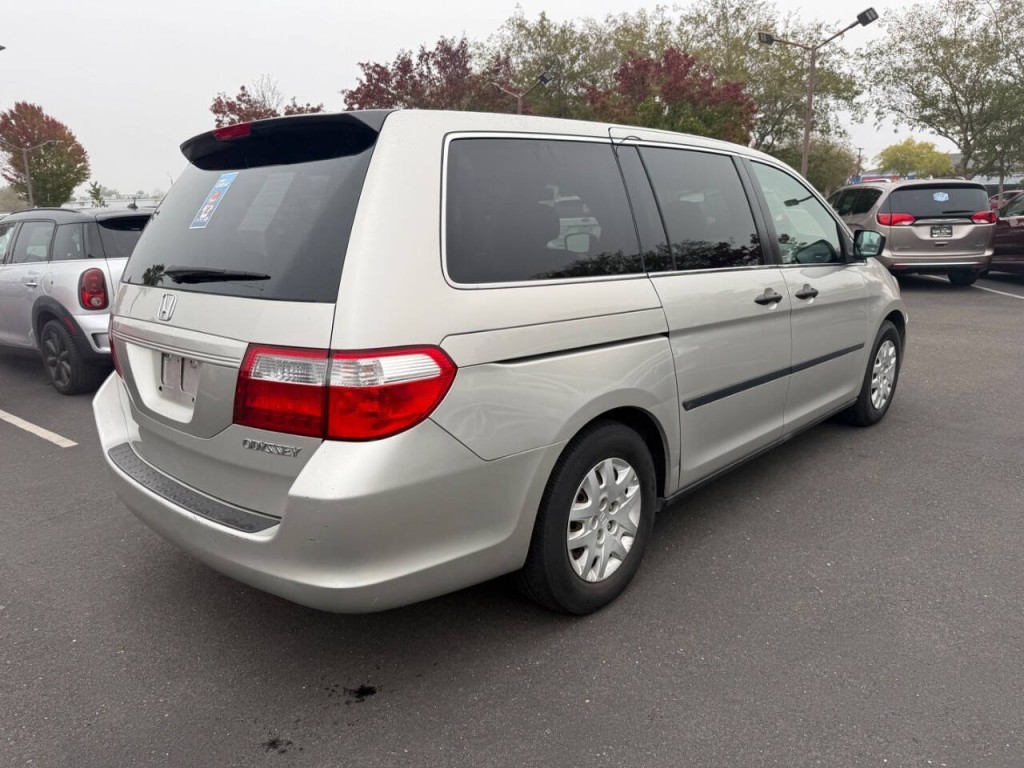 2005 Honda Odyssey Image 5