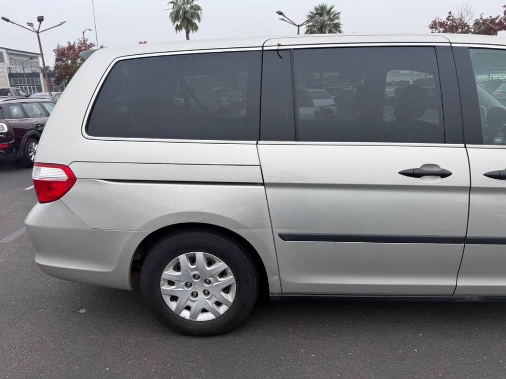 2005 Honda Odyssey Image 10