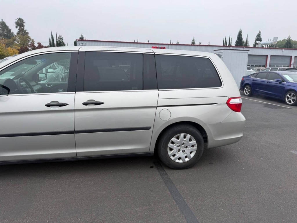 2005 Honda Odyssey Image 11