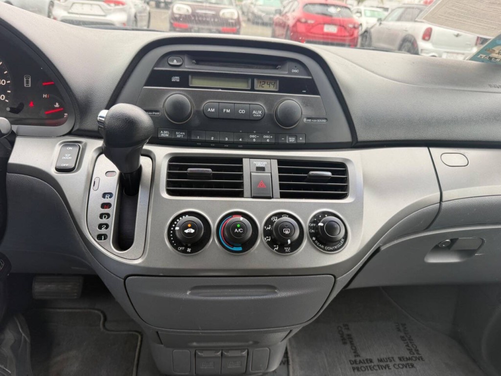2005 Honda Odyssey Image 24
