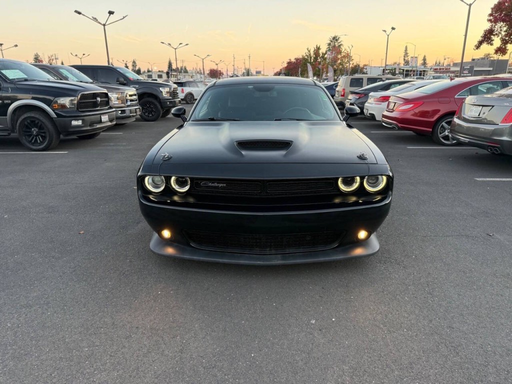 2017 Dodge Challenger Image 3